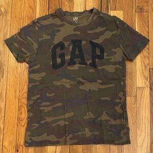GAP Camo Graphic Tee in Olive and Black
